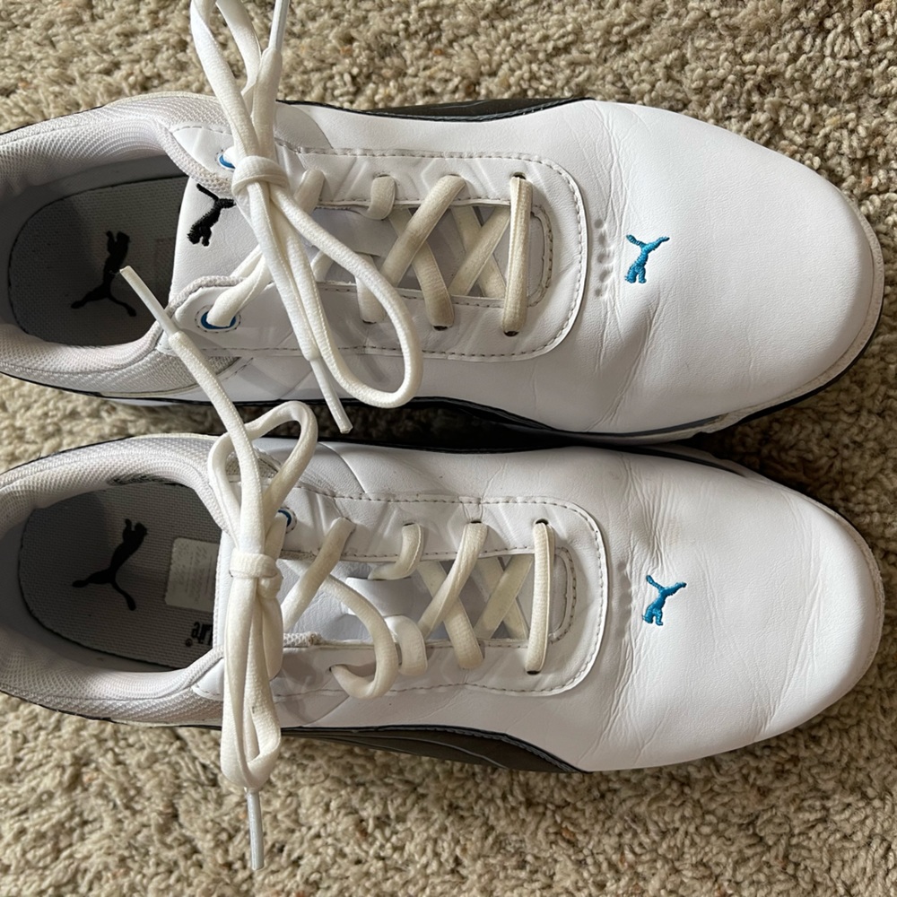 Puma spike-less golf shoes